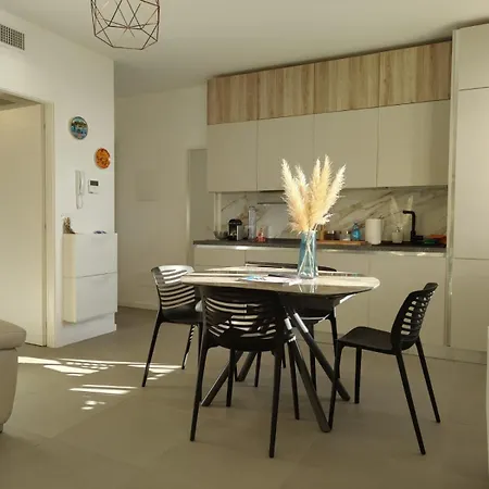 Hostdomus - Happy Apartment Borgio Verezzi