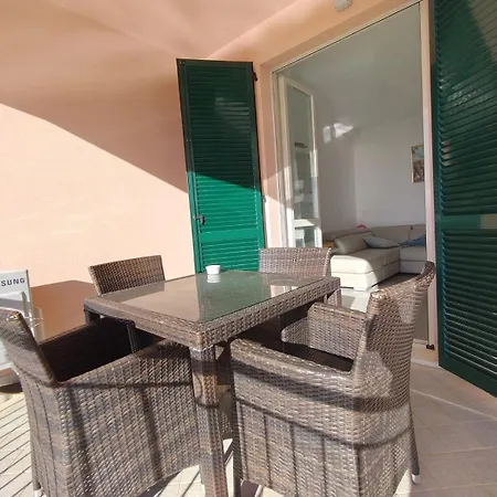 Hostdomus - Happy Apartment Borgio Verezzi
